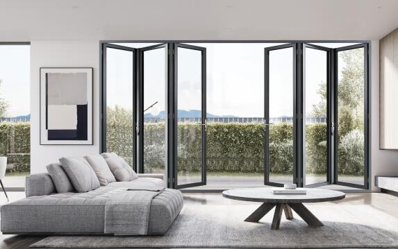 推拉門(mén)封陽(yáng)臺(tái)好還是斷橋鋁平開(kāi)窗好？封陽(yáng)臺(tái)方案指南